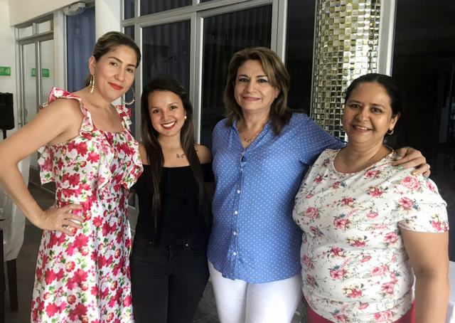 Ludivia Reyes, Jessica Cadena, Clara Medina  y  Yolanda Romero